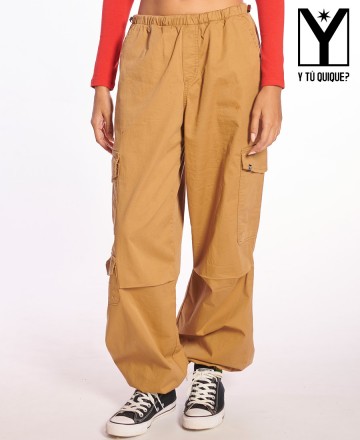 Pantaln
Y Tu Quique? Parachute