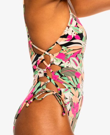One Piece
Roxy Beach Classics Lace Up