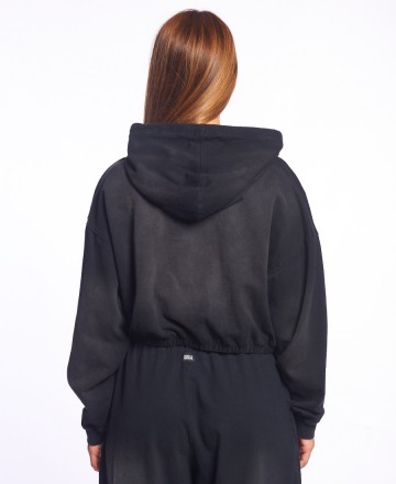 Buzo
Isabel La Catlica Hood Crop Process