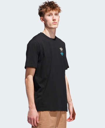 Remera 
Adidas Triple Trifolio