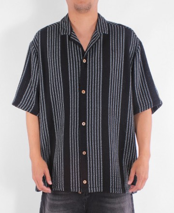 Camisa 
Y Tu Quique? Hawaii Trama