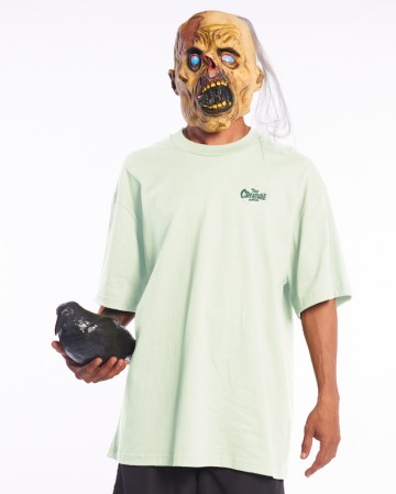 Remera
Creature Over Haunted Sea