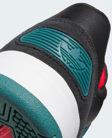 Zapatillas 
Adidas Tekkira Cup