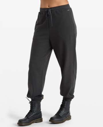 Jogging 
Volcom Lived In