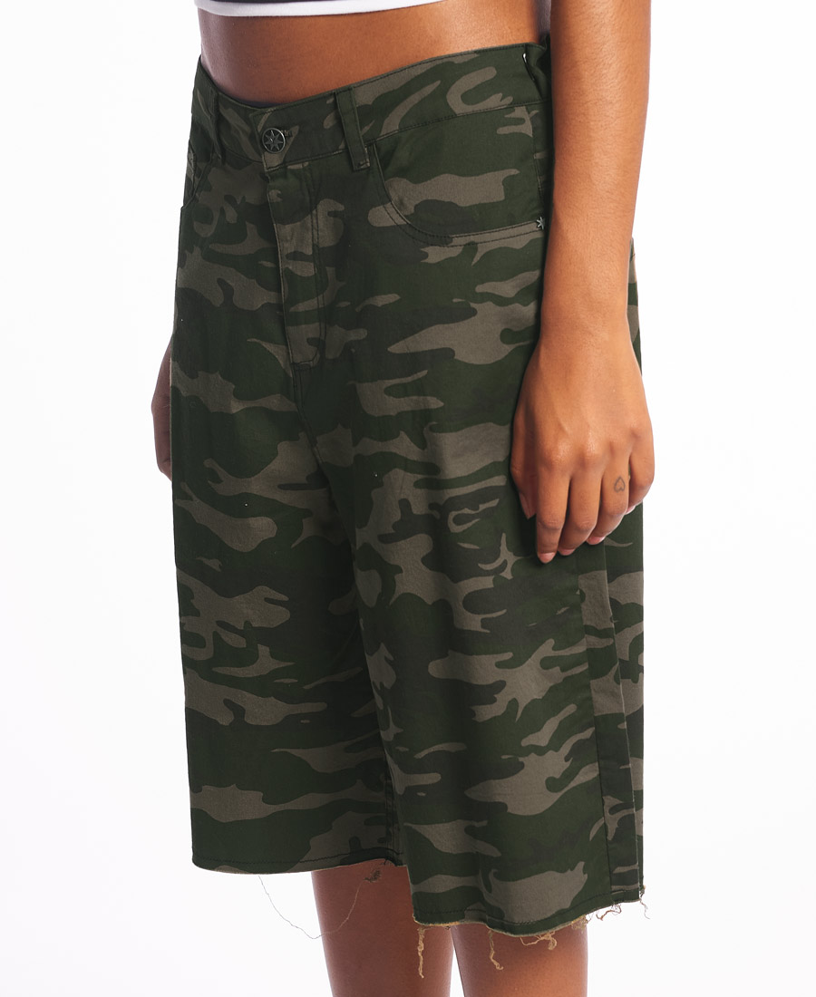 Bermuda
Y Tú Quique? Low Camo 22 Bermuda
Y Tú Quique? Low Camo 22