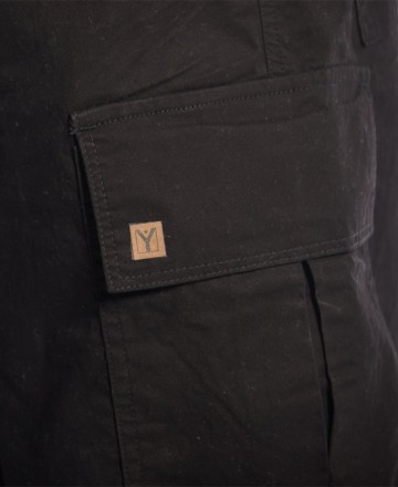 Bermuda
Y Tu Quique? Cargo Fisher 31