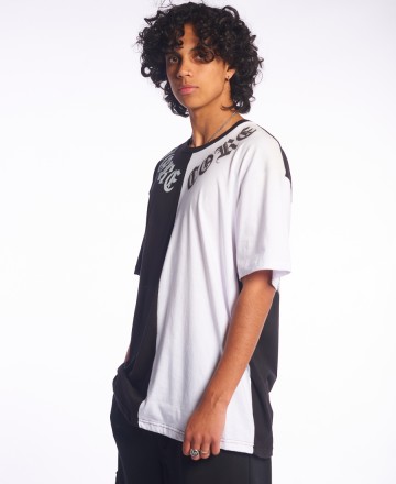 Remera 
MCD Over Querubin